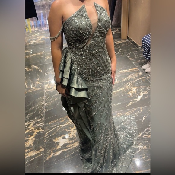 Couture dress - Picture 2 of 8